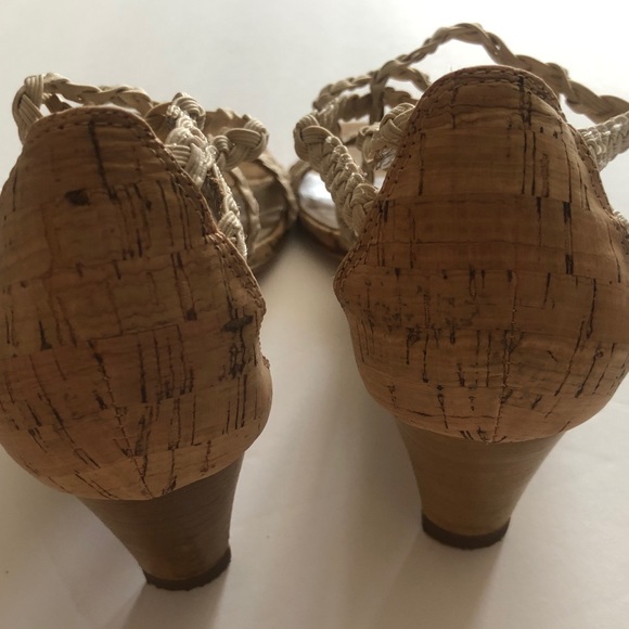 DONALD J PLINER RUNA SANDALS. - Picture 8 of 10